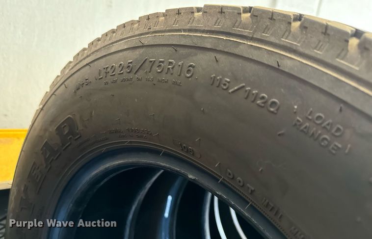 image for item MV9251 (15) 225/75R16 tires