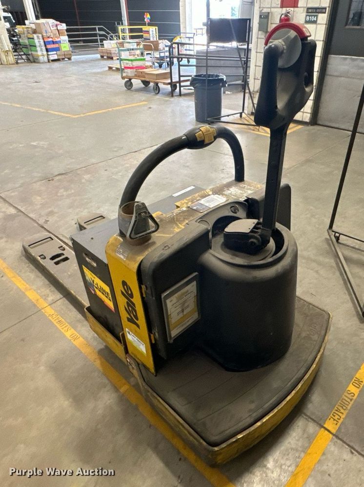 image for item MV9259 Yale MPE080LFN24T2748 order picker