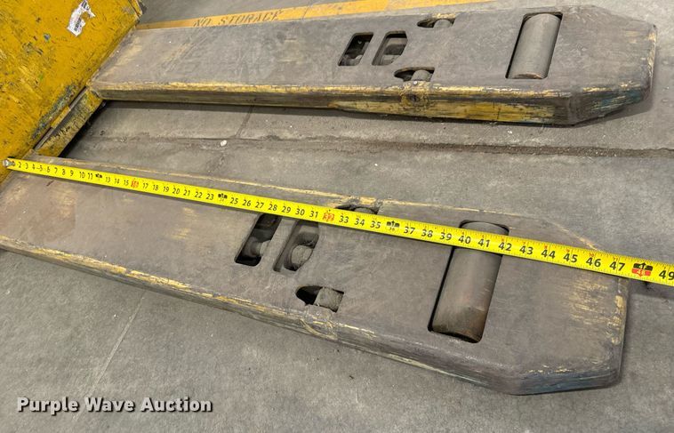 image for item MV9259 Yale MPE080LFN24T2748 order picker