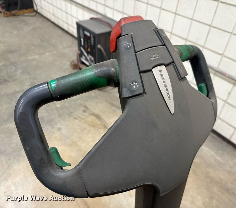 image for item MV9259 Yale MPE080LFN24T2748 order picker