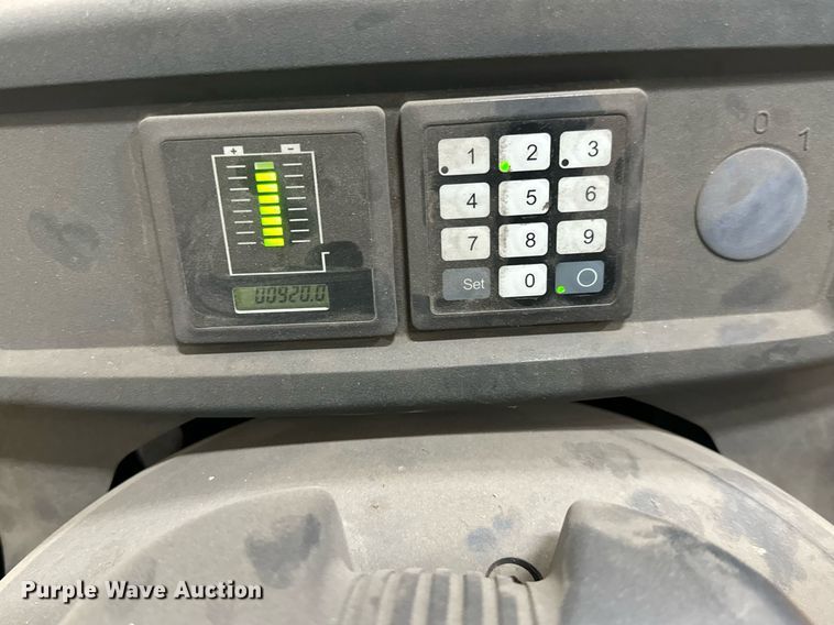 image for item MV9259 Yale MPE080LFN24T2748 order picker