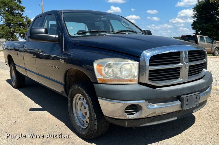 image for item NB9446 2006 Dodge Ram 1500 Quad Cab pickup truck
