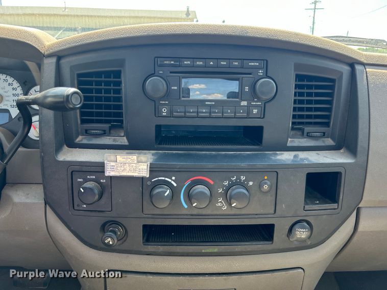 image for item NB9446 2006 Dodge Ram 1500 Quad Cab pickup truck