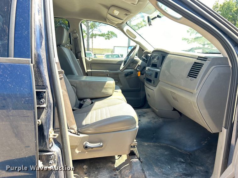 image for item NB9446 2006 Dodge Ram 1500 Quad Cab pickup truck
