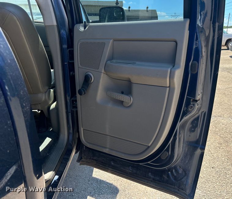 image for item NB9446 2006 Dodge Ram 1500 Quad Cab pickup truck