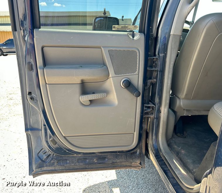 image for item NB9446 2006 Dodge Ram 1500 Quad Cab pickup truck