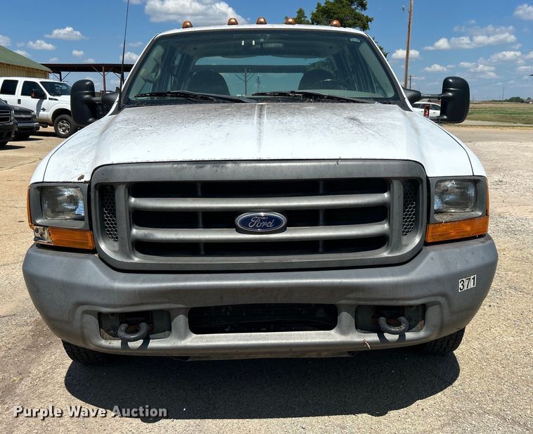 image for item NB9447 2000 Ford F350 Super Duty  Crew Cab pickup truck