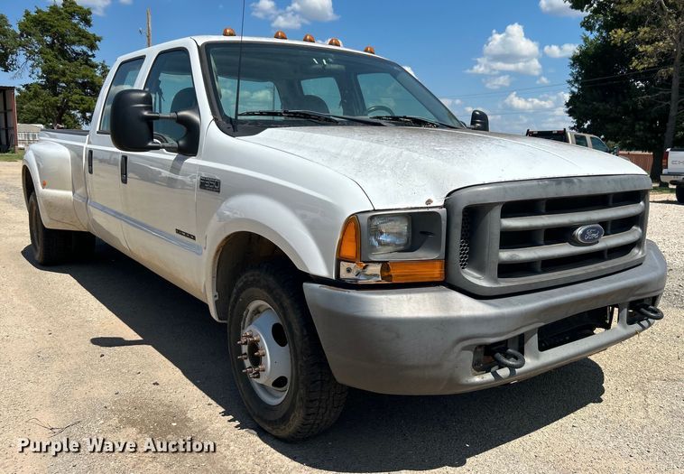 image for item NB9447 2000 Ford F350 Super Duty  Crew Cab pickup truck