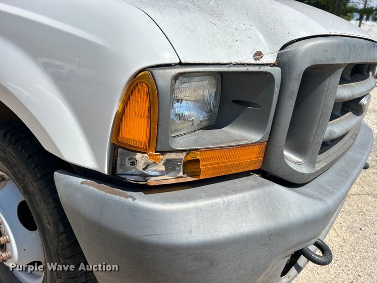 image for item NB9447 2000 Ford F350 Super Duty  Crew Cab pickup truck