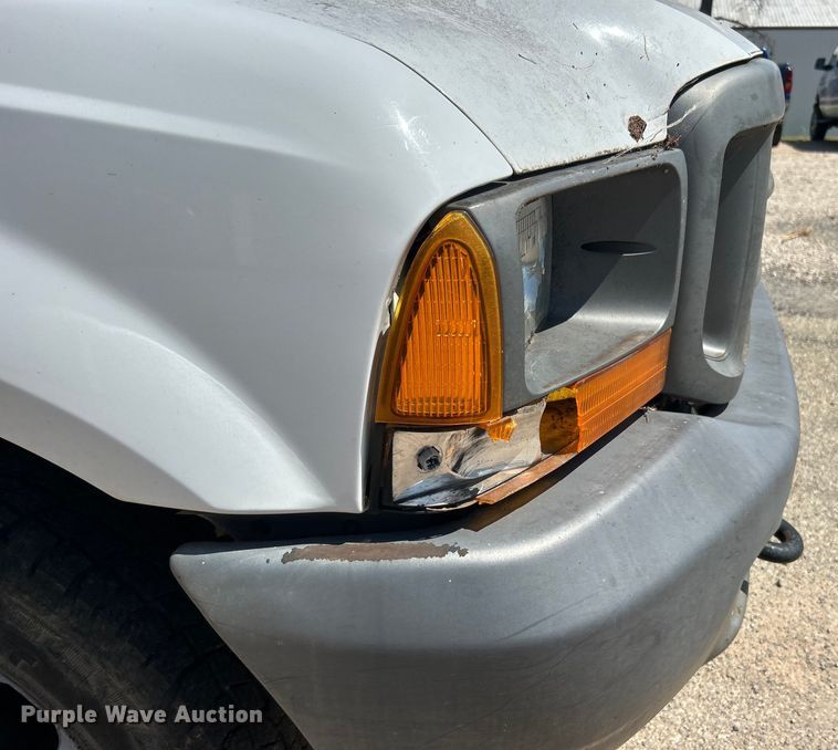 image for item NB9447 2000 Ford F350 Super Duty  Crew Cab pickup truck