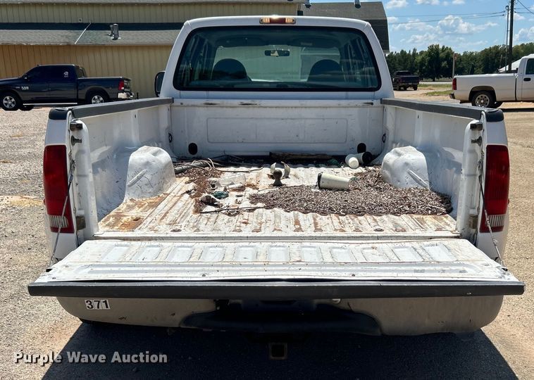 image for item NB9447 2000 Ford F350 Super Duty  Crew Cab pickup truck