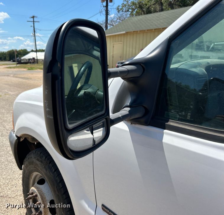 image for item NB9447 2000 Ford F350 Super Duty  Crew Cab pickup truck