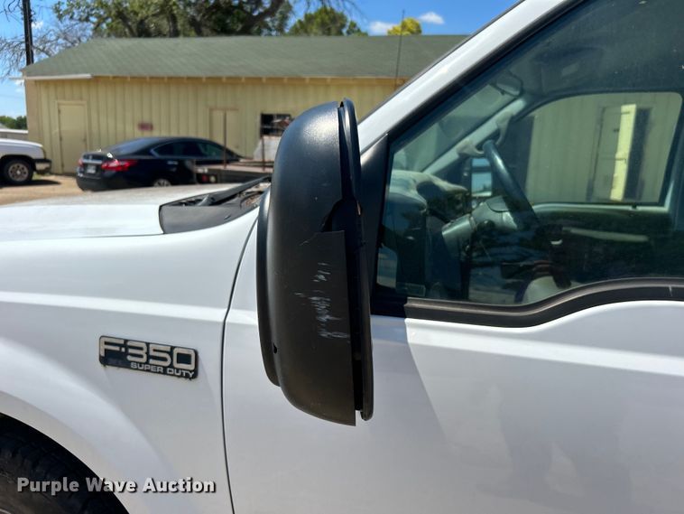 image for item NB9447 2000 Ford F350 Super Duty  Crew Cab pickup truck