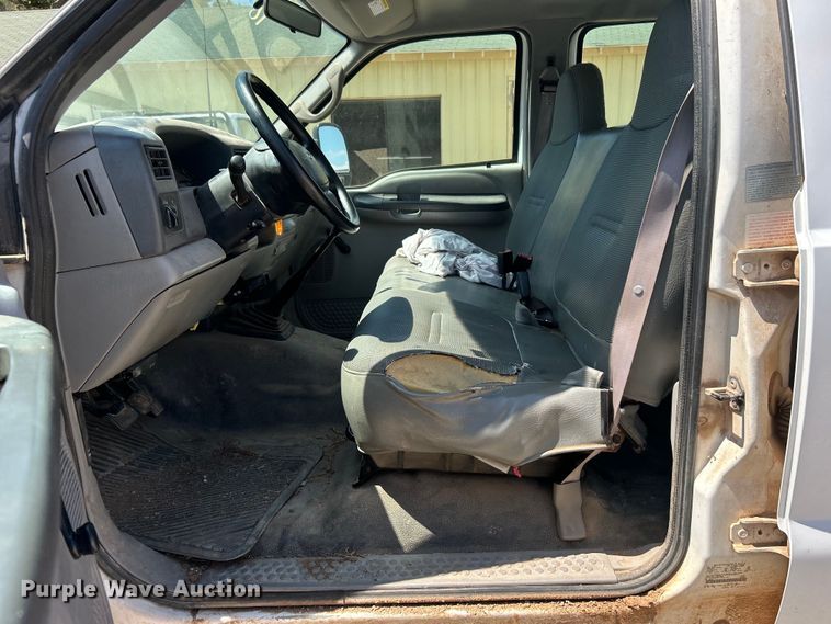 image for item NB9447 2000 Ford F350 Super Duty  Crew Cab pickup truck