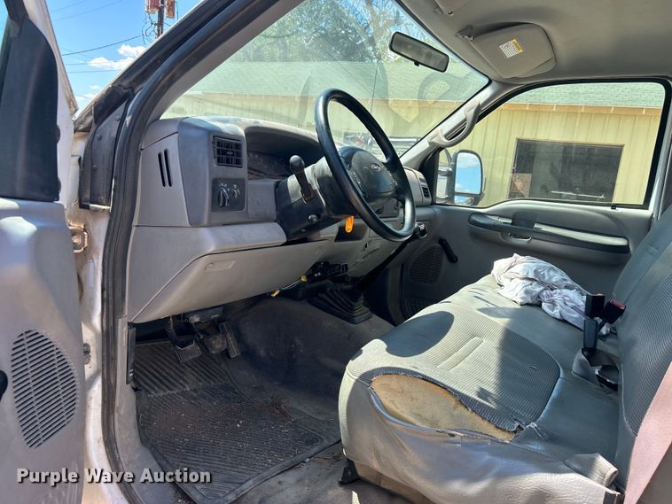 image for item NB9447 2000 Ford F350 Super Duty  Crew Cab pickup truck