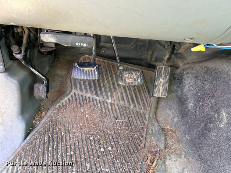 image for item NB9447 2000 Ford F350 Super Duty  Crew Cab pickup truck