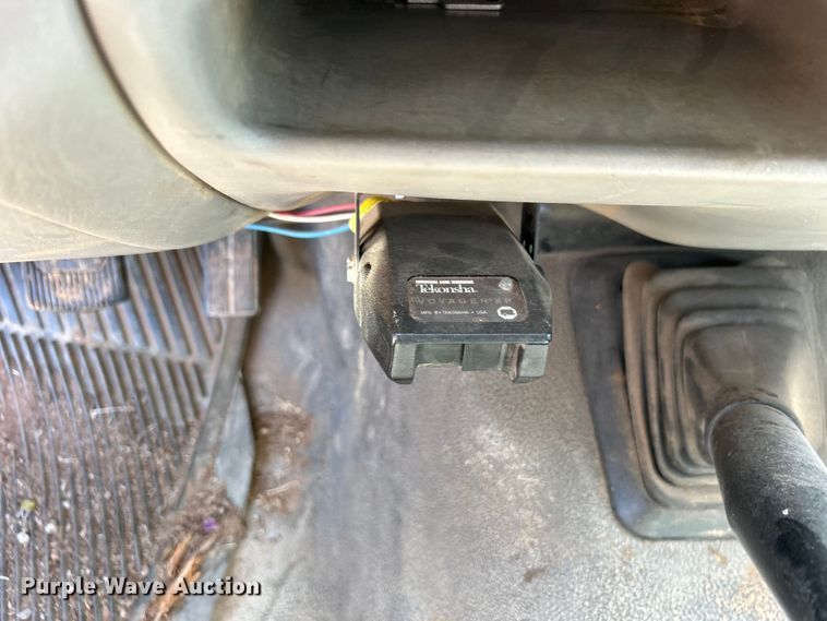 image for item NB9447 2000 Ford F350 Super Duty  Crew Cab pickup truck