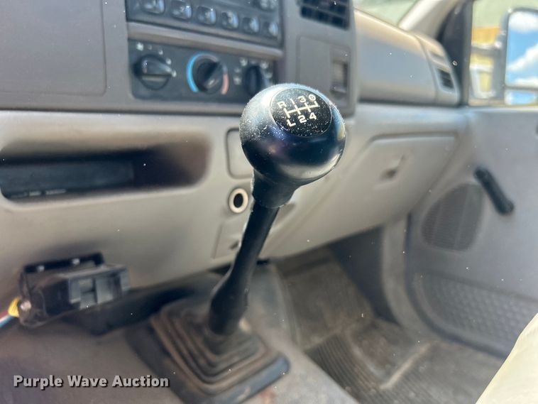 image for item NB9447 2000 Ford F350 Super Duty  Crew Cab pickup truck