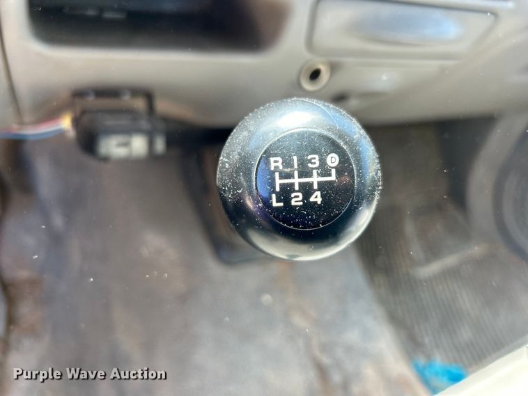 image for item NB9447 2000 Ford F350 Super Duty  Crew Cab pickup truck