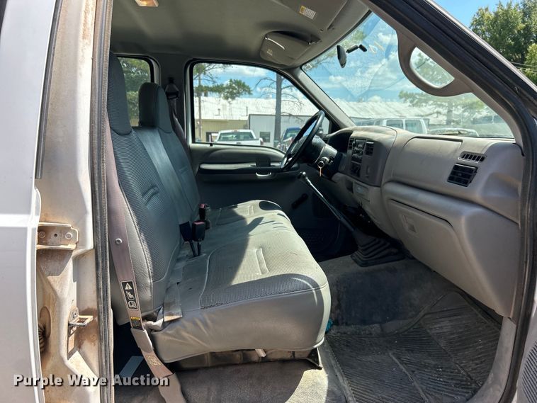 image for item NB9447 2000 Ford F350 Super Duty  Crew Cab pickup truck