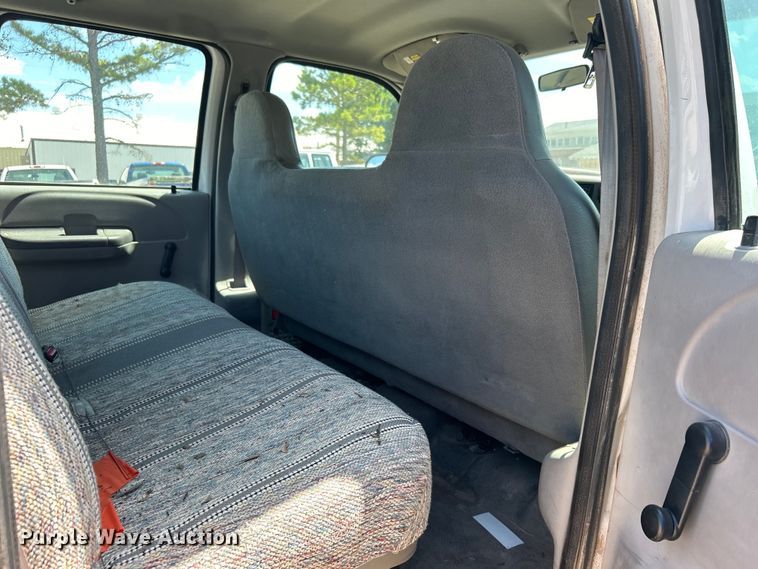 image for item NB9447 2000 Ford F350 Super Duty  Crew Cab pickup truck