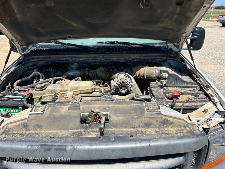 image for item NB9447 2000 Ford F350 Super Duty  Crew Cab pickup truck