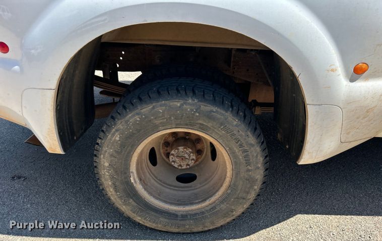 image for item NB9447 2000 Ford F350 Super Duty  Crew Cab pickup truck