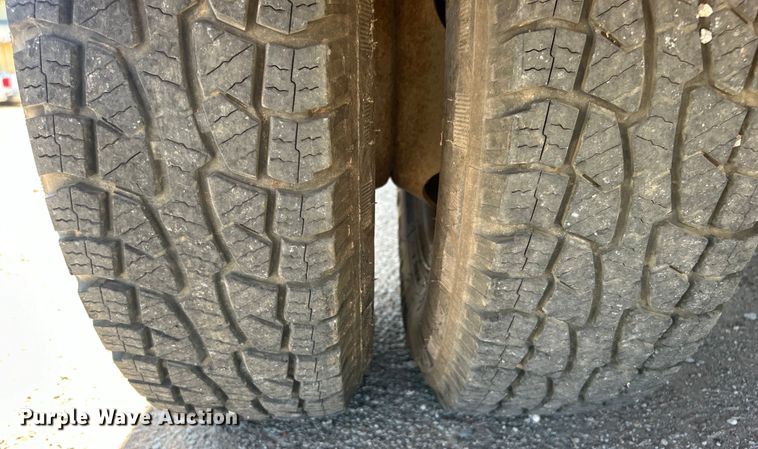 image for item NB9447 2000 Ford F350 Super Duty  Crew Cab pickup truck