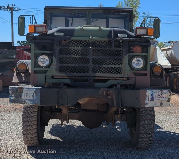 image for item NG9447 2004 AM General truck cab and chassis