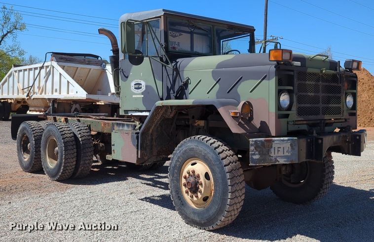 image for item NG9447 2004 AM General truck cab and chassis