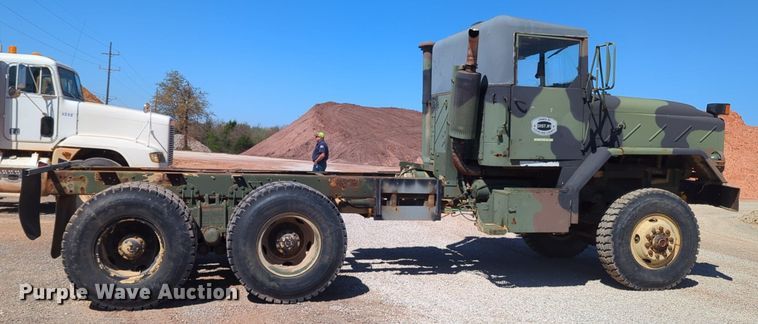 image for item NG9447 2004 AM General truck cab and chassis