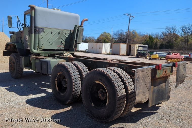 image for item NG9447 2004 AM General truck cab and chassis