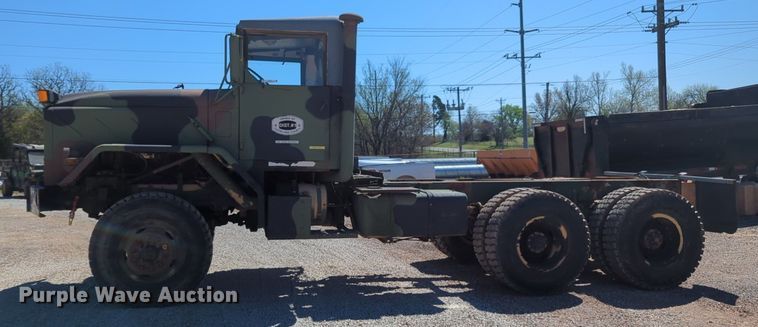 image for item NG9447 2004 AM General truck cab and chassis