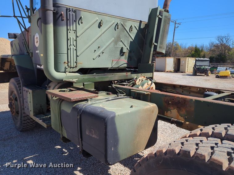 image for item NG9447 2004 AM General truck cab and chassis