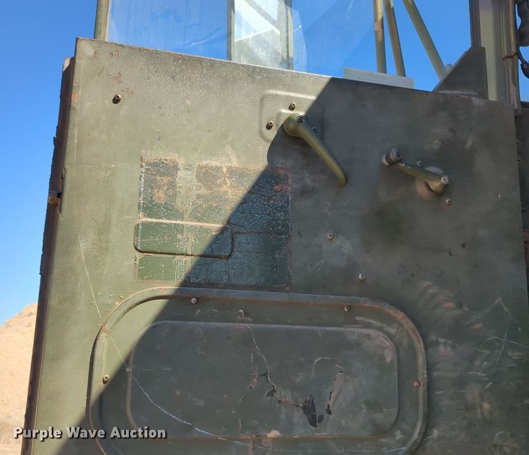 image for item NG9447 2004 AM General truck cab and chassis