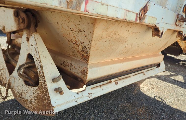 image for item NG9448 1996 Ranch Mfg Co bottom dump trailer