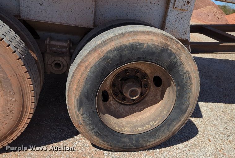 image for item NG9449 2002 CTS end dump trailer