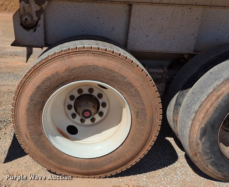 image for item NG9449 2002 CTS end dump trailer