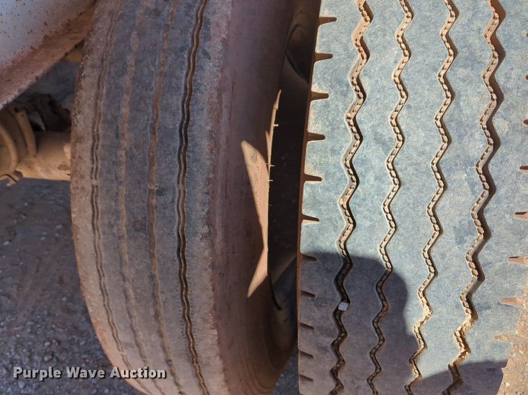 image for item NG9449 2002 CTS end dump trailer