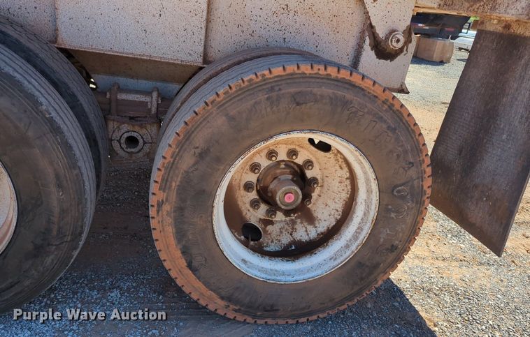 image for item NG9449 2002 CTS end dump trailer