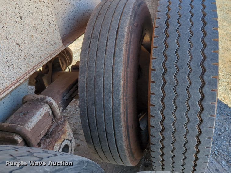 image for item NG9449 2002 CTS end dump trailer