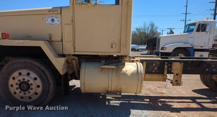 image for item NG9450 1983 AM General M-915-A1 truck cab and chassis