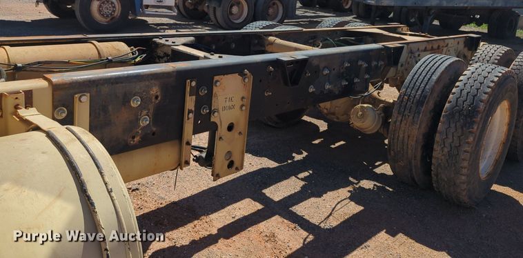 image for item NG9450 1983 AM General M-915-A1 truck cab and chassis