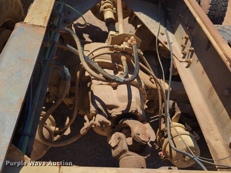 image for item NG9450 1983 AM General M-915-A1 truck cab and chassis