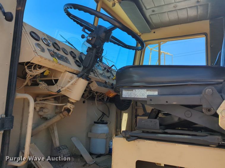 image for item NG9450 1983 AM General M-915-A1 truck cab and chassis