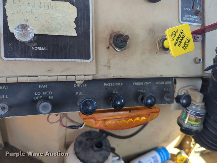 image for item NG9450 1983 AM General M-915-A1 truck cab and chassis