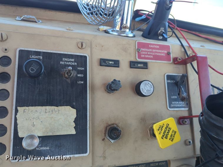 image for item NG9450 1983 AM General M-915-A1 truck cab and chassis