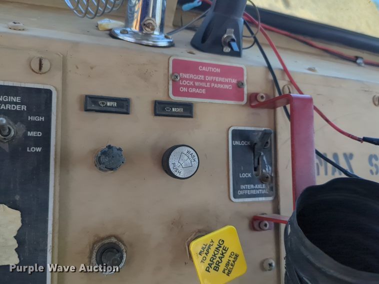 image for item NG9450 1983 AM General M-915-A1 truck cab and chassis