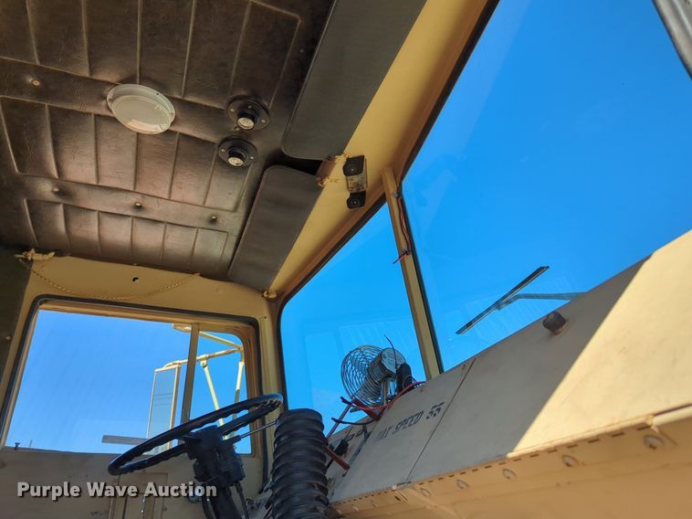 image for item NG9450 1983 AM General M-915-A1 truck cab and chassis