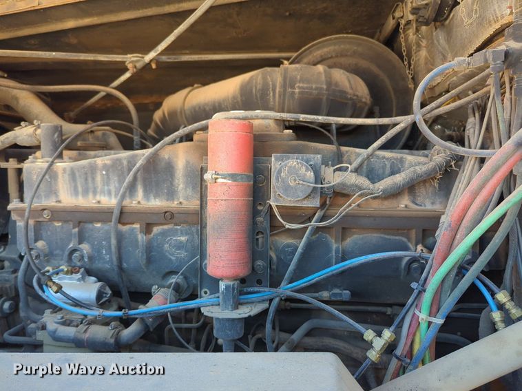 image for item NG9450 1983 AM General M-915-A1 truck cab and chassis